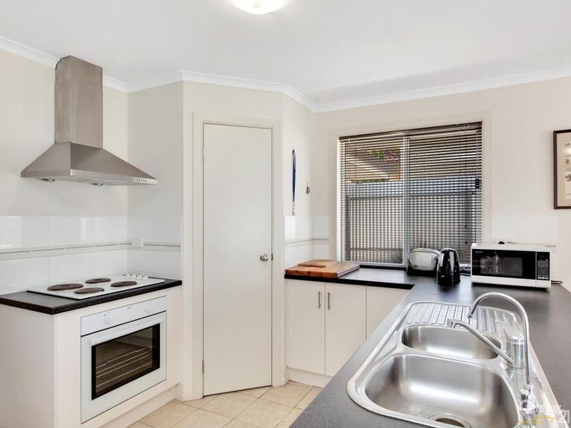 42 Narvik Crescent, Hackham West SA 5163