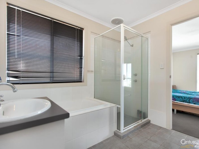 42 Narvik Crescent, Hackham West SA 5163