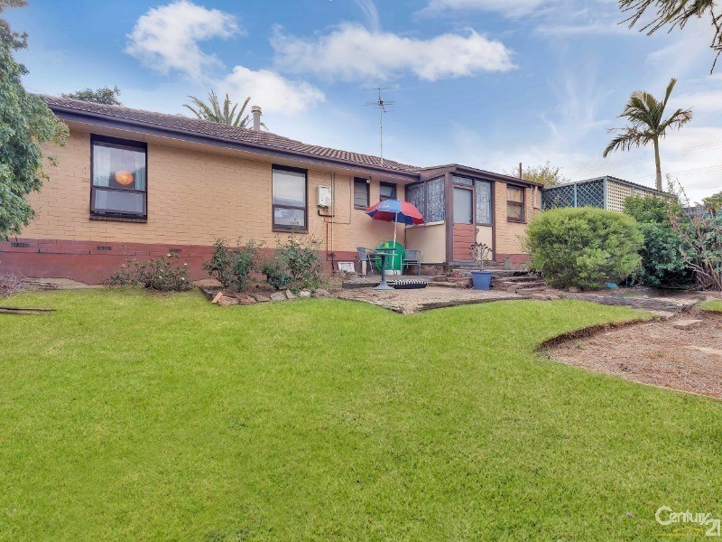 12 Bushby Street, Hackham SA 5163