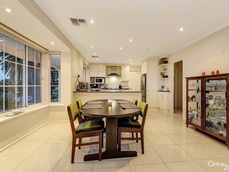 4 Ingomar Court, Hallett Cove SA 5158