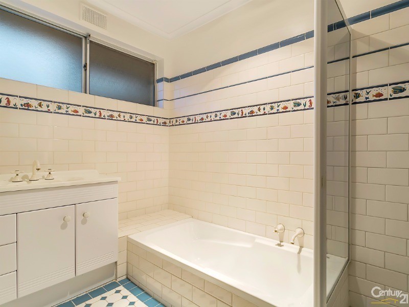 4 Ingomar Court, Hallett Cove SA 5158