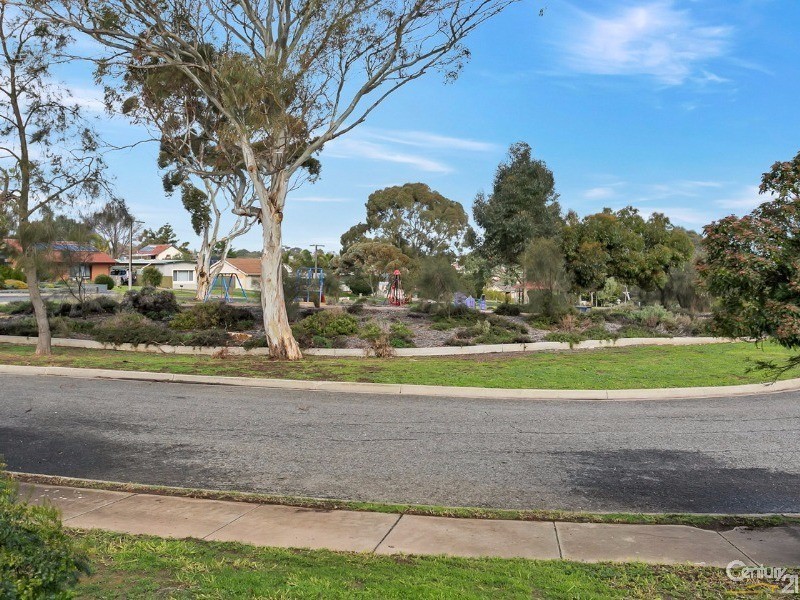 21 Taralga Road, O’sullivan Beach SA 5166