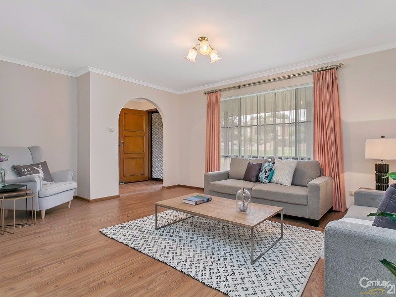 9  Vennachar Drive, Hallett Cove SA 5158
