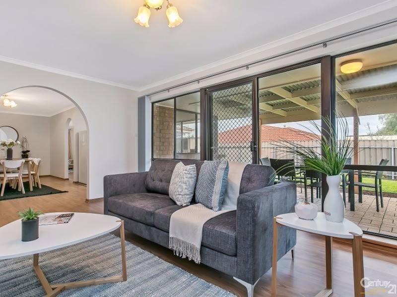 9  Vennachar Drive, Hallett Cove SA 5158