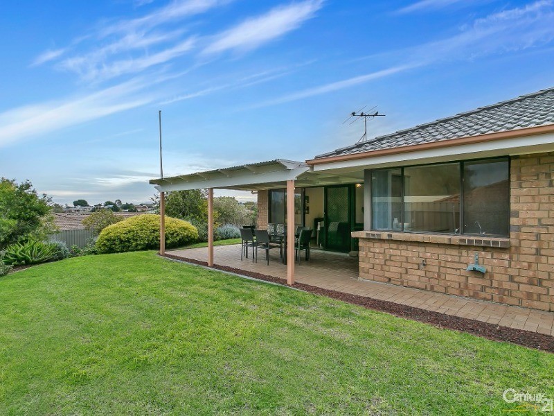 9  Vennachar Drive, Hallett Cove SA 5158