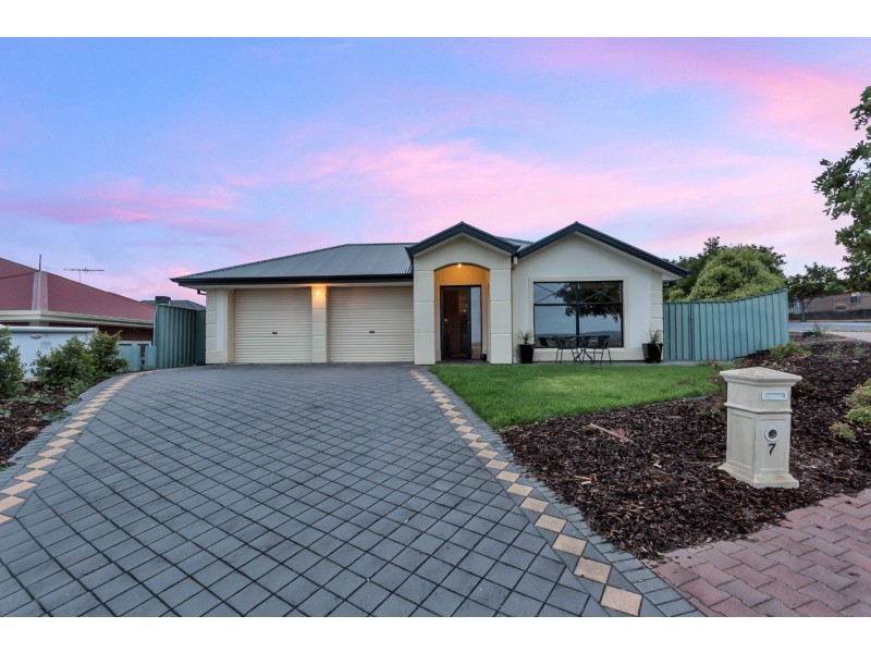 7 Brooklyn Drive, Hallett Cove SA 5158