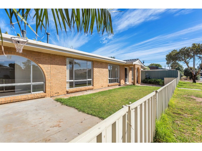 1 Gifford Terrace, Seaford SA 5169