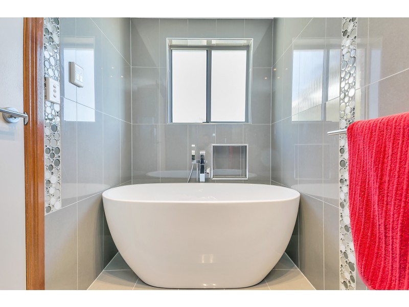 44 Vaucluse Drive, Happy Valley SA 5159