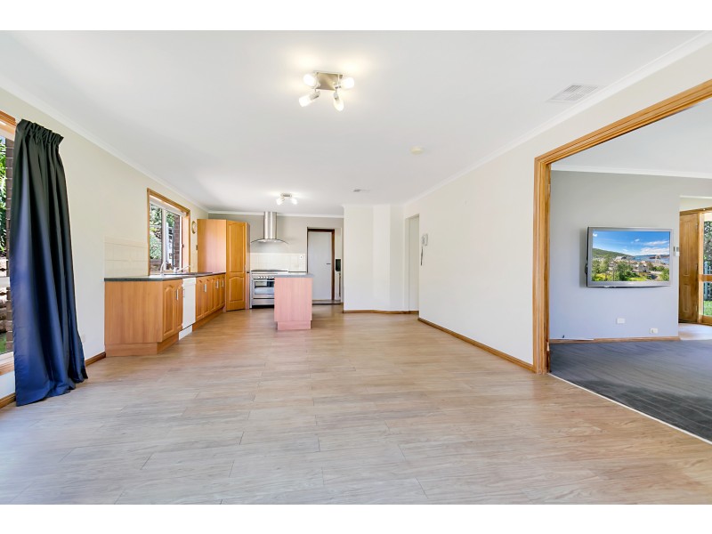 44 Vaucluse Drive, Happy Valley SA 5159