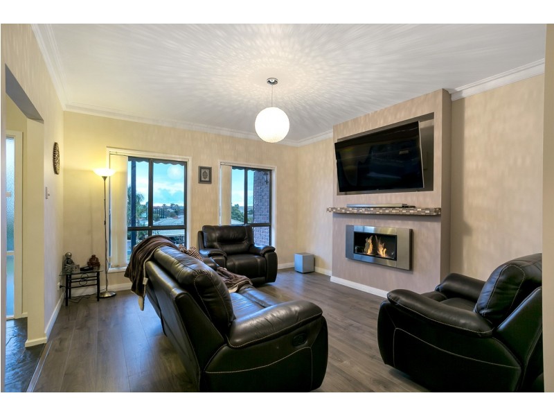 20 Alfonso Drive, Hallett Cove SA 5158
