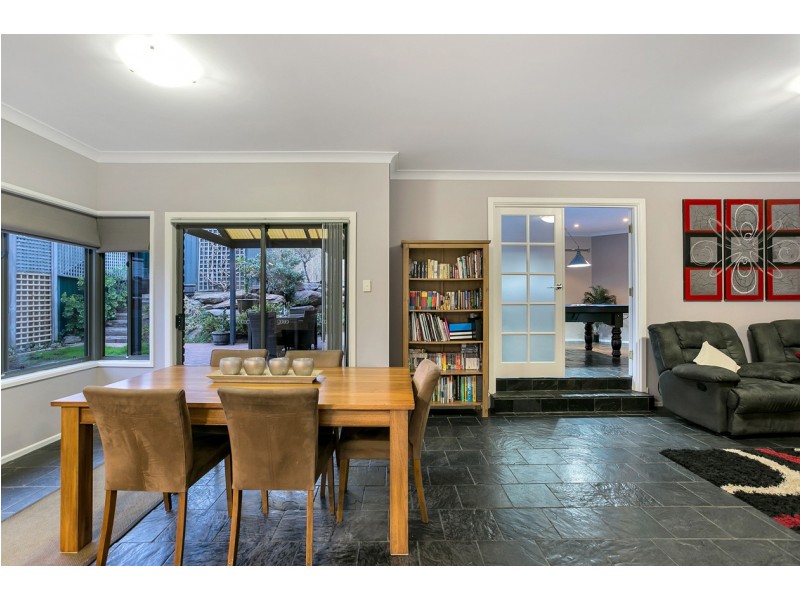 20 Alfonso Drive, Hallett Cove SA 5158