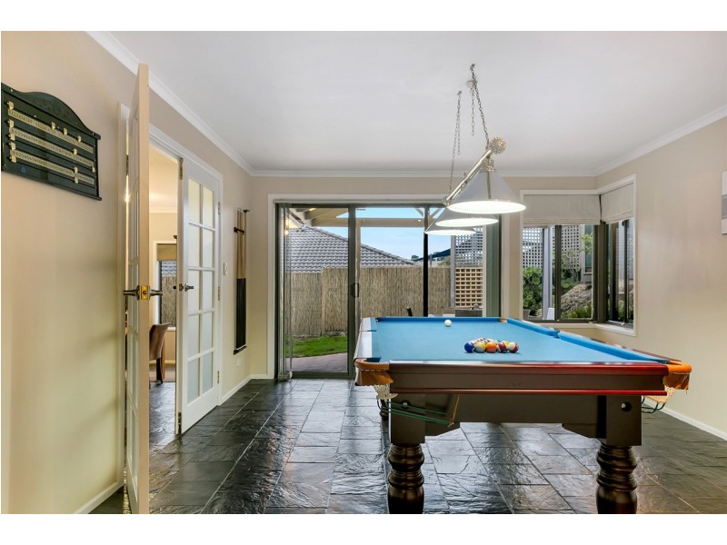 20 Alfonso Drive, Hallett Cove SA 5158