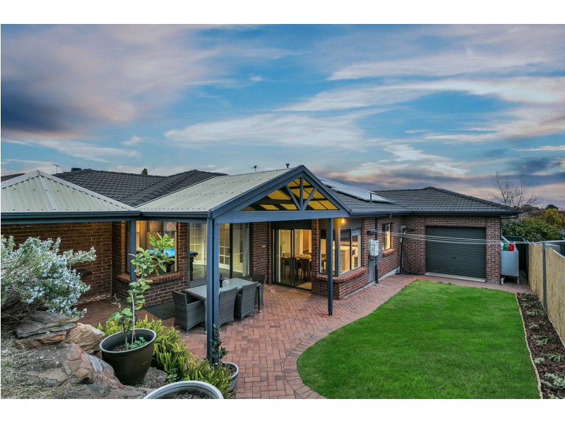 20 Alfonso Drive, Hallett Cove SA 5158
