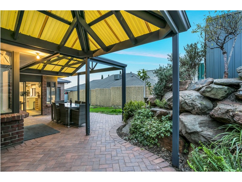 20 Alfonso Drive, Hallett Cove SA 5158