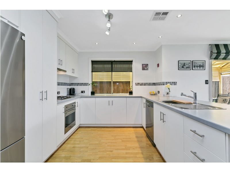 82 Elizabeth Crescent, Hallett Cove SA 5158