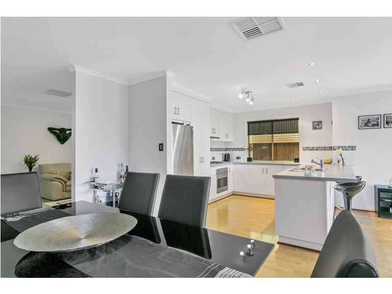 82 Elizabeth Crescent, Hallett Cove SA 5158