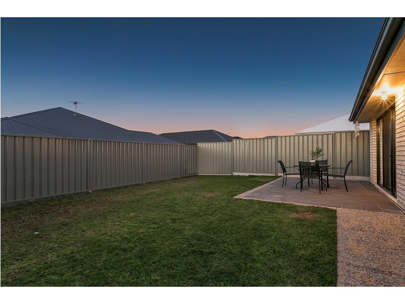 1 Buxton Road, Seaford Heights SA 5169