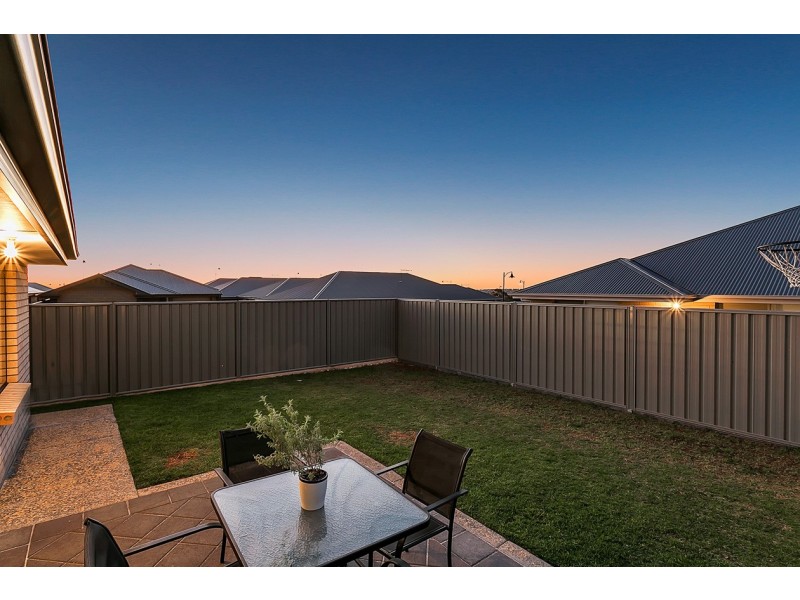 1 Buxton Road, Seaford Heights SA 5169