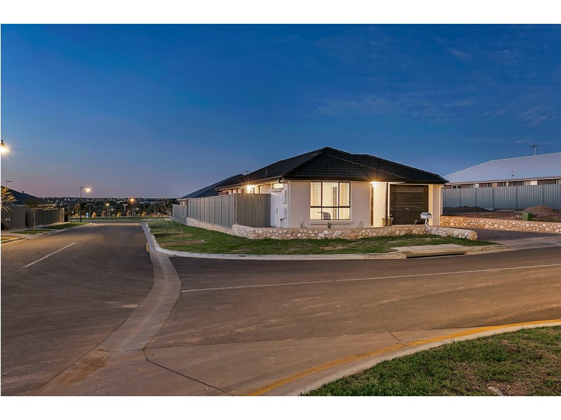 1 Buxton Road, Seaford Heights SA 5169