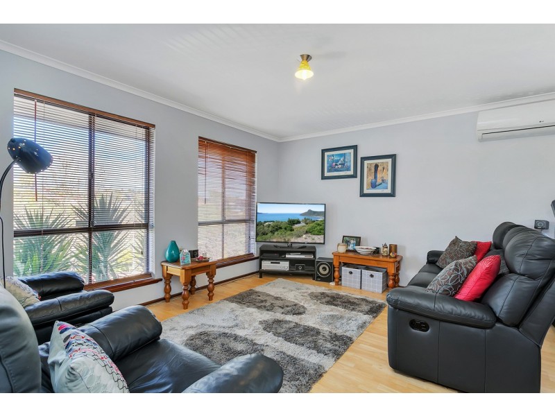 61 Quailo Avenue, Hallett Cove SA 5158