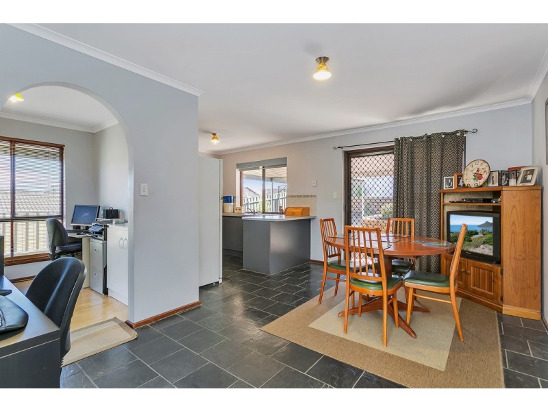 61 Quailo Avenue, Hallett Cove SA 5158