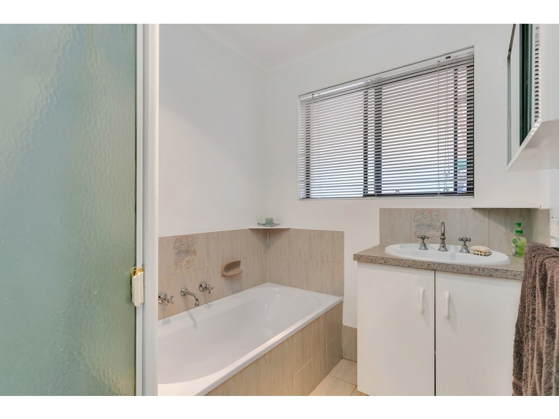 61 Quailo Avenue, Hallett Cove SA 5158