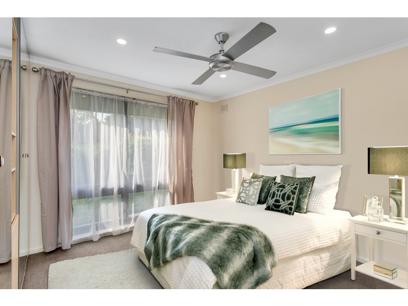 15 Trelawney Crescent, Huntfield Heights SA 5163