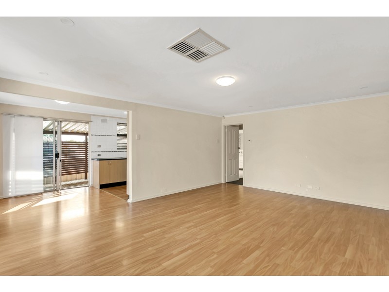 15 Trelawney Crescent, Huntfield Heights SA 5163