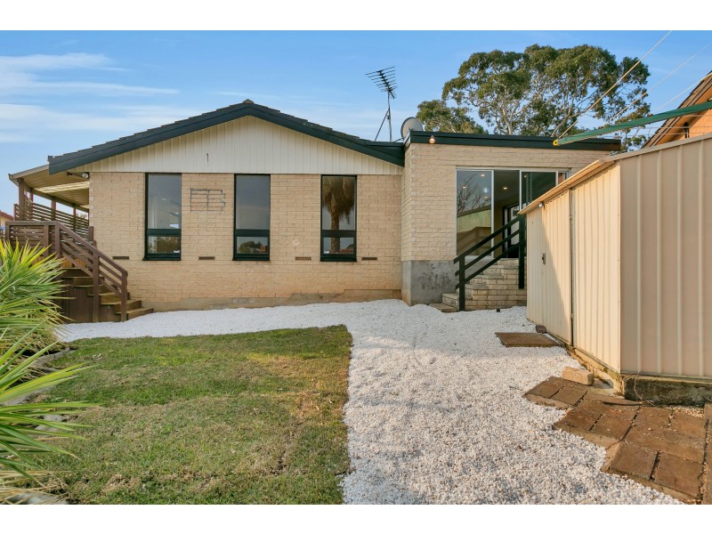 15 Trelawney Crescent, Huntfield Heights SA 5163