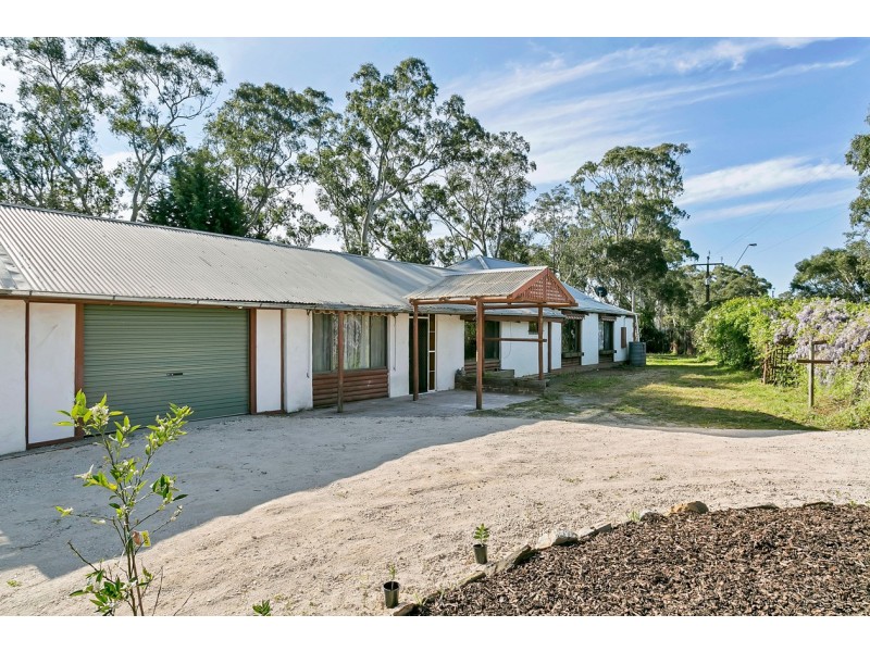 8 Morris Road, Meadows SA 5201