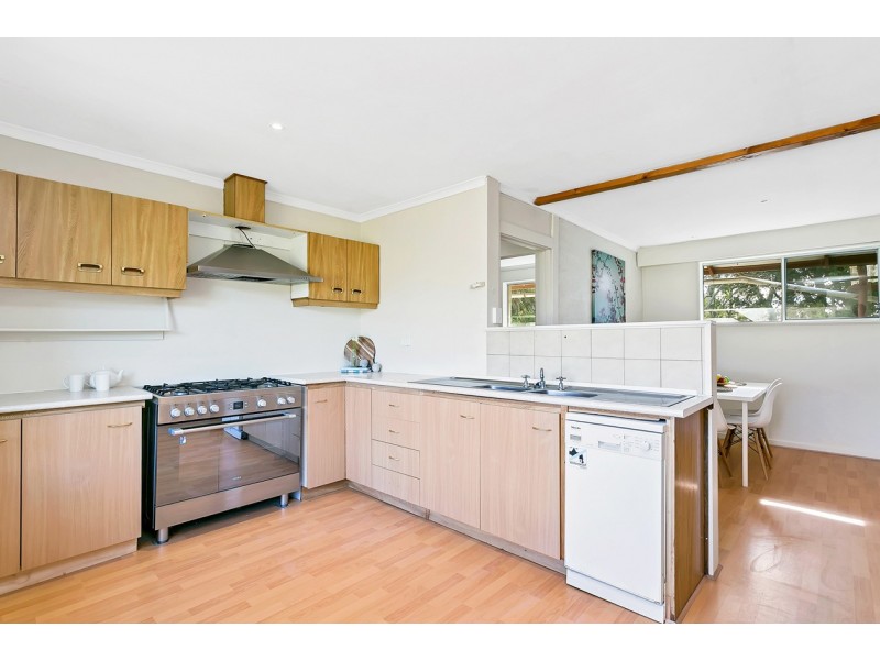 8 Morris Road, Meadows SA 5201