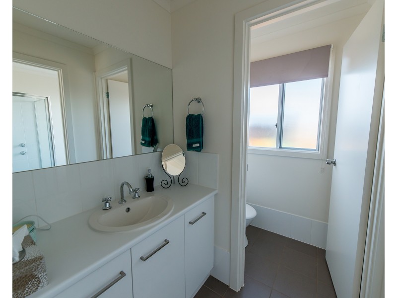 16 Kelsey Rd, Wellington East SA 5259