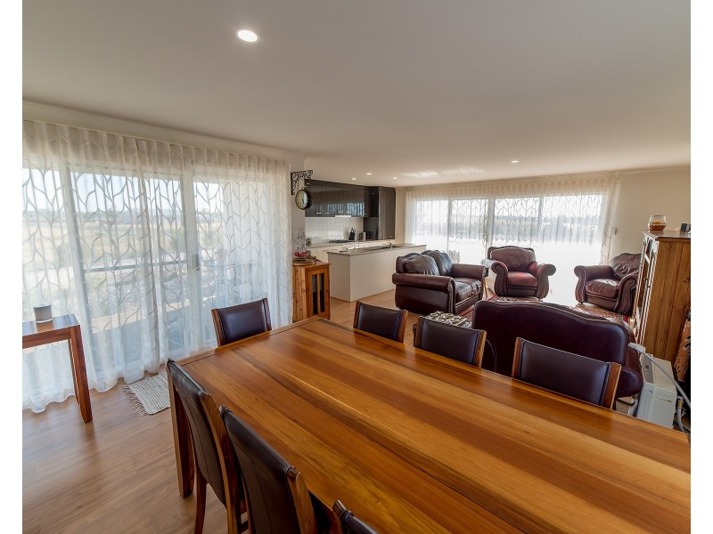 16 Kelsey Rd, Wellington East SA 5259