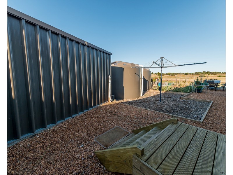 16 Kelsey Rd, Wellington East SA 5259