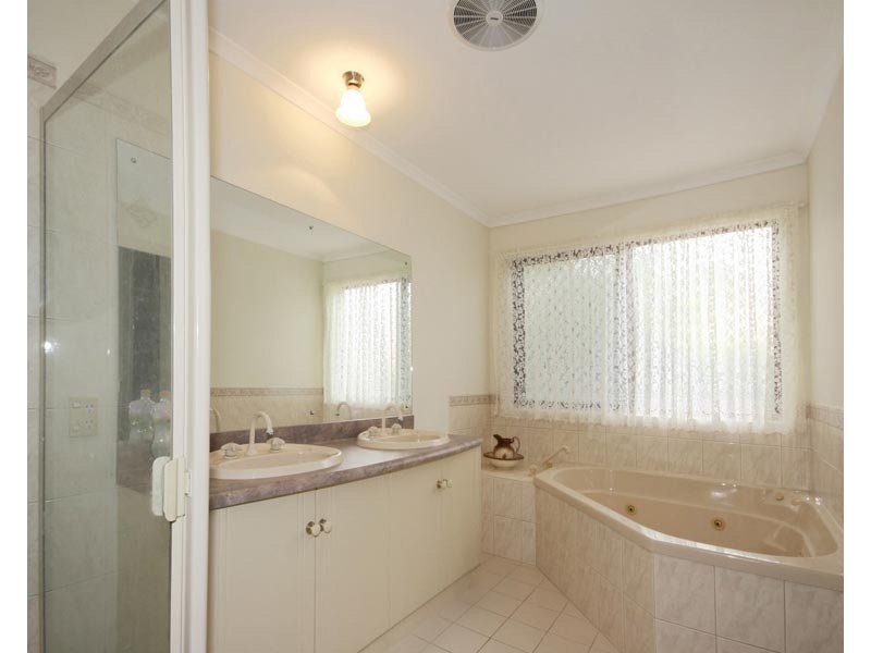 37 Woodcroft Drive, Morphett Vale SA 5162