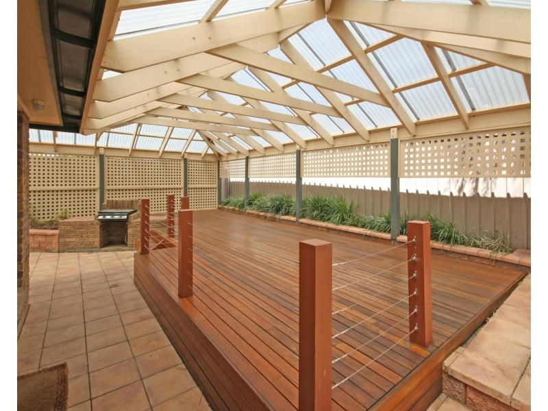 2 Phyllis Court, Trott Park SA 5158
