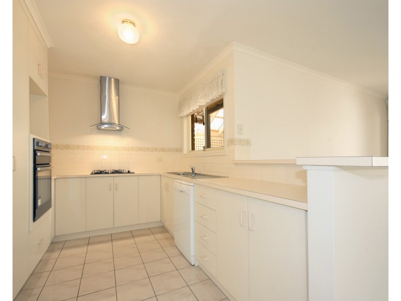 2 Phyllis Court, Trott Park SA 5158