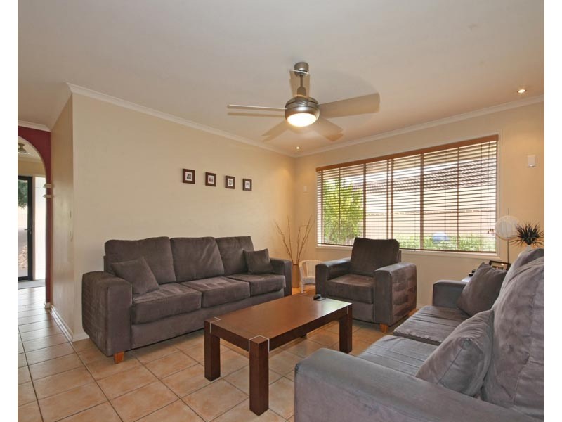 16 Simone Crescent, Morphett Vale SA 5162