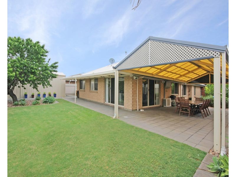 16 Simone Crescent, Morphett Vale SA 5162