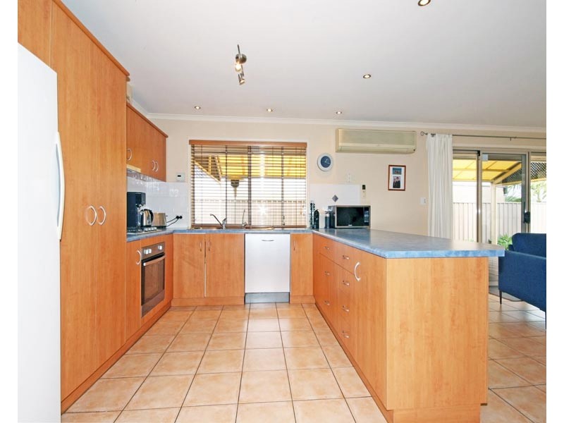 16 Simone Crescent, Morphett Vale SA 5162