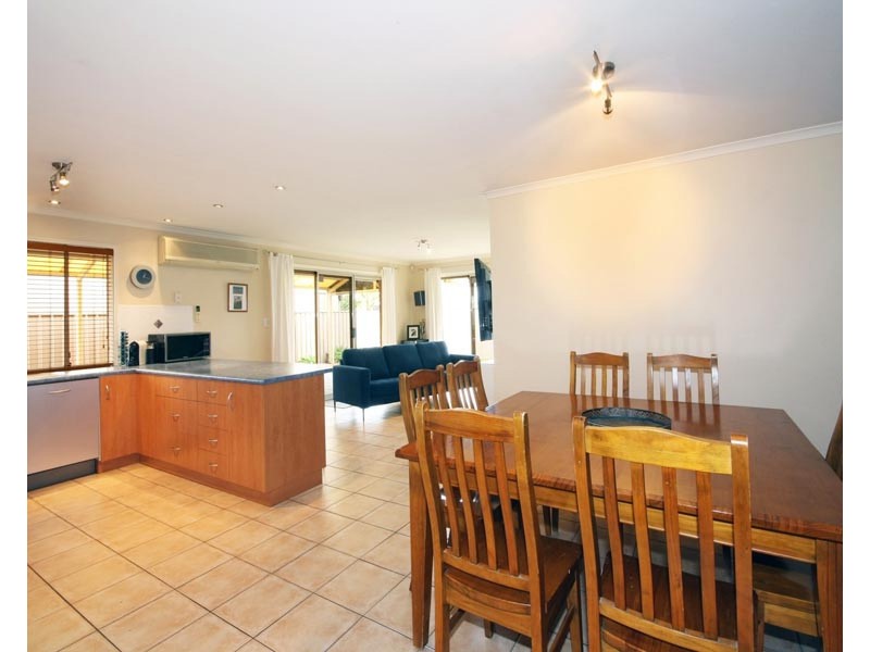 16 Simone Crescent, Morphett Vale SA 5162