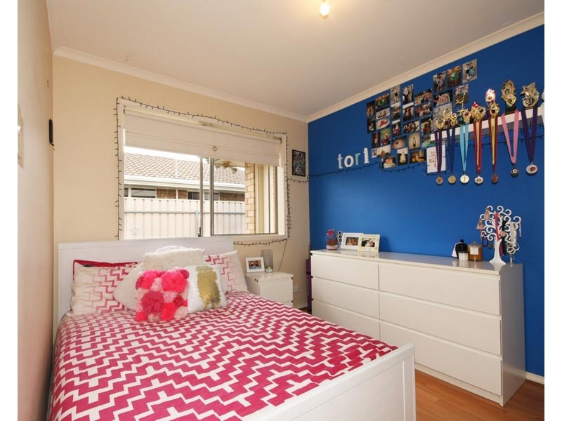 16 Simone Crescent, Morphett Vale SA 5162