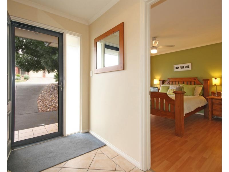 16 Simone Crescent, Morphett Vale SA 5162