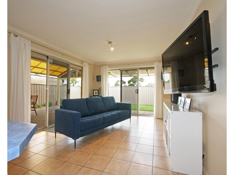 16 Simone Crescent, Morphett Vale SA 5162