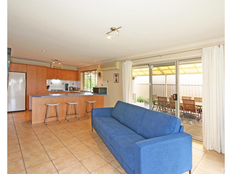 16 Simone Crescent, Morphett Vale SA 5162