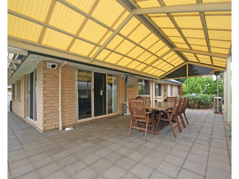 16 Simone Crescent, Morphett Vale SA 5162