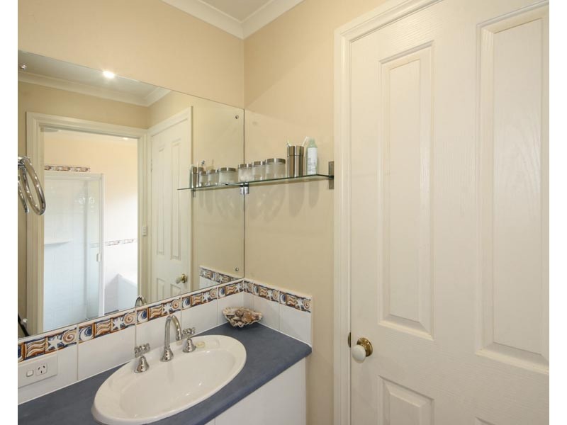 16 Simone Crescent, Morphett Vale SA 5162