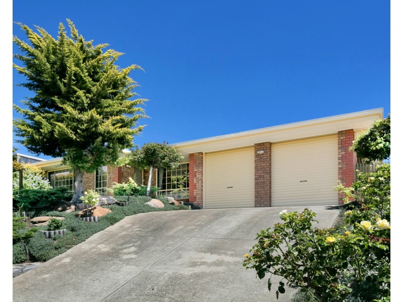 18 Admella Court, Hallett Cove SA 5158