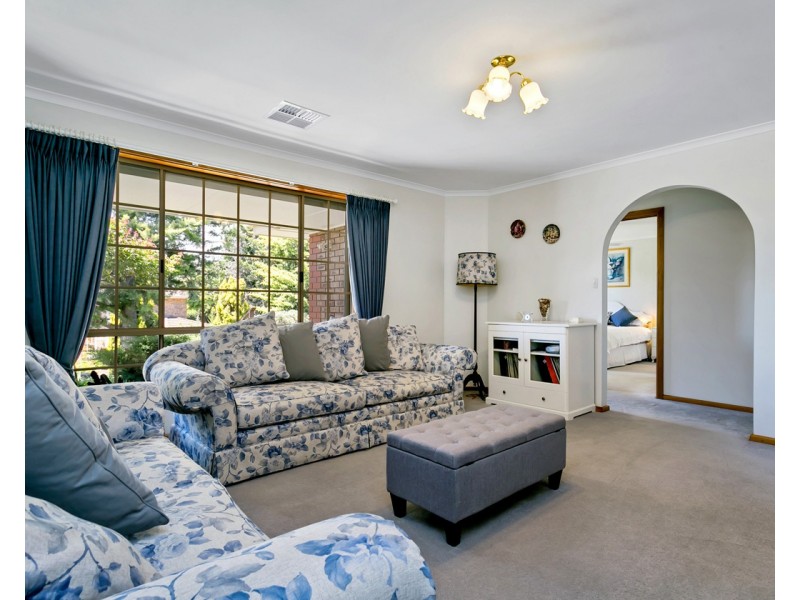18 Admella Court, Hallett Cove SA 5158