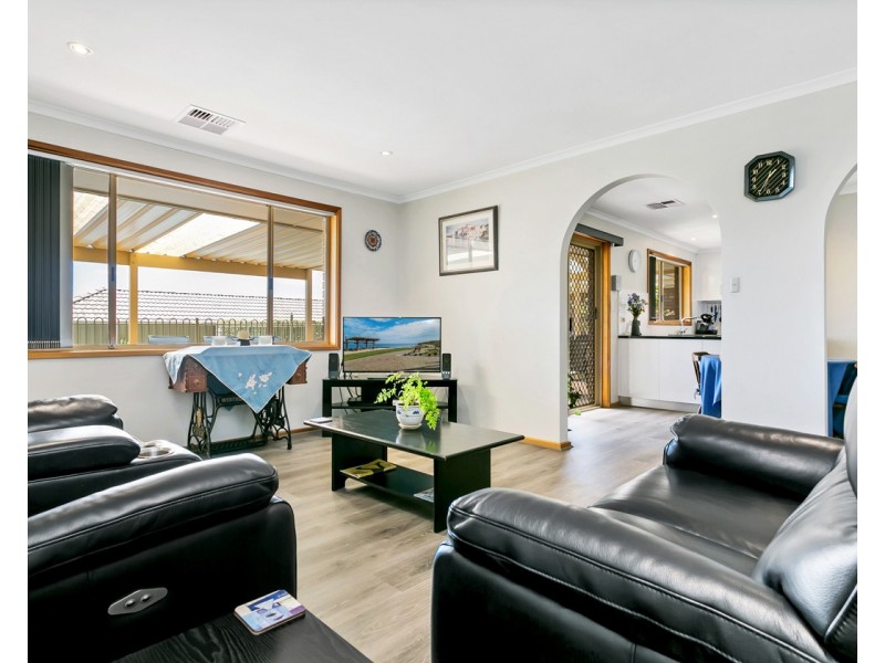 18 Admella Court, Hallett Cove SA 5158